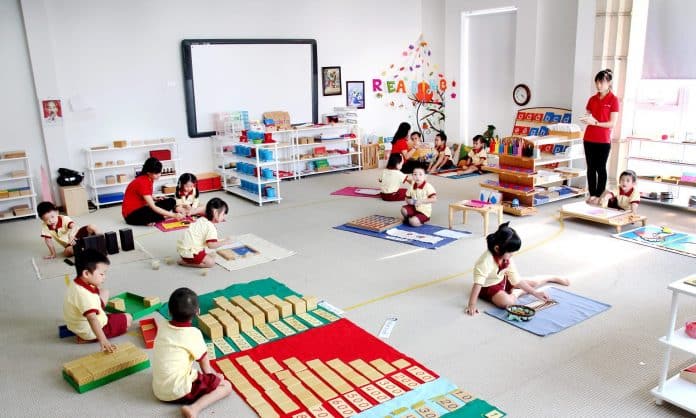 Phương pháp Montessori và những điều ba mẹ cần biết